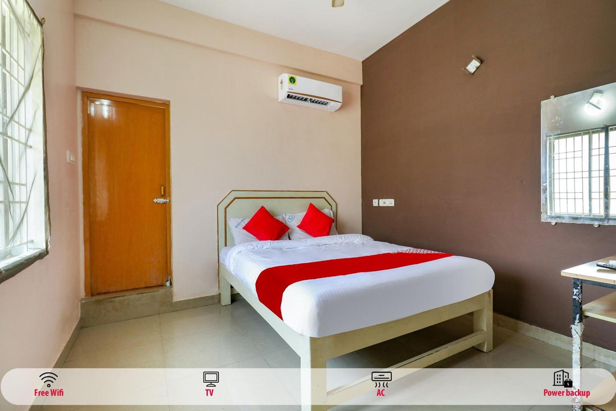 Hotel OYO 70557 Royal Pride Tallākulam Exterior foto