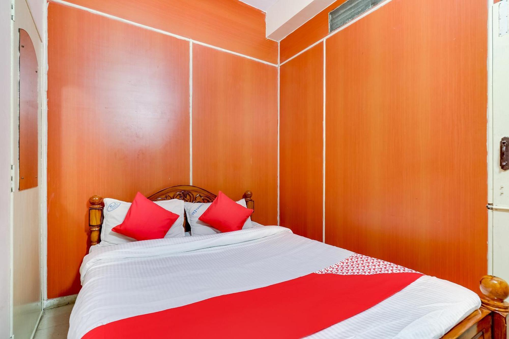 Hotel OYO 70557 Royal Pride Tallākulam Exterior foto